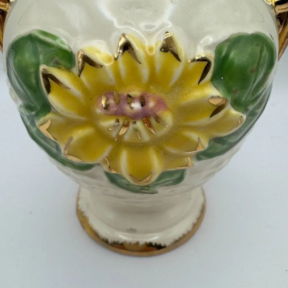 Vintage Hull Pottery Water Lily Vase L-1 Gold Trim Double Handle